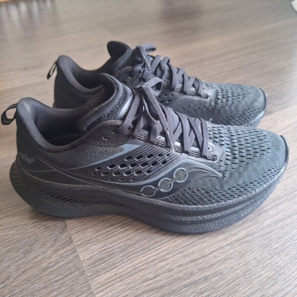 SAUCONY Women's Ride 17 Running Shoe (Black) - Picture 2 of 12